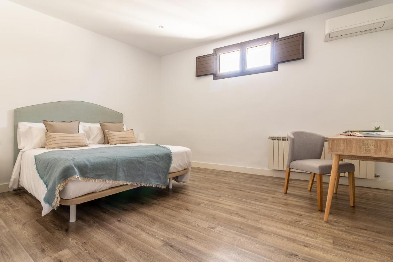 Apartamentos El Patio Plaza Santa Clara Caces Eksteriør bilde
