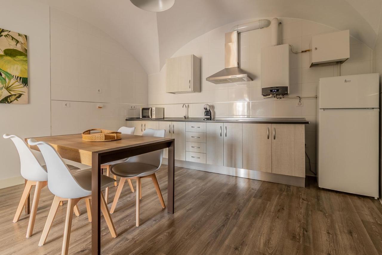 Apartamentos El Patio Plaza Santa Clara Caces Eksteriør bilde