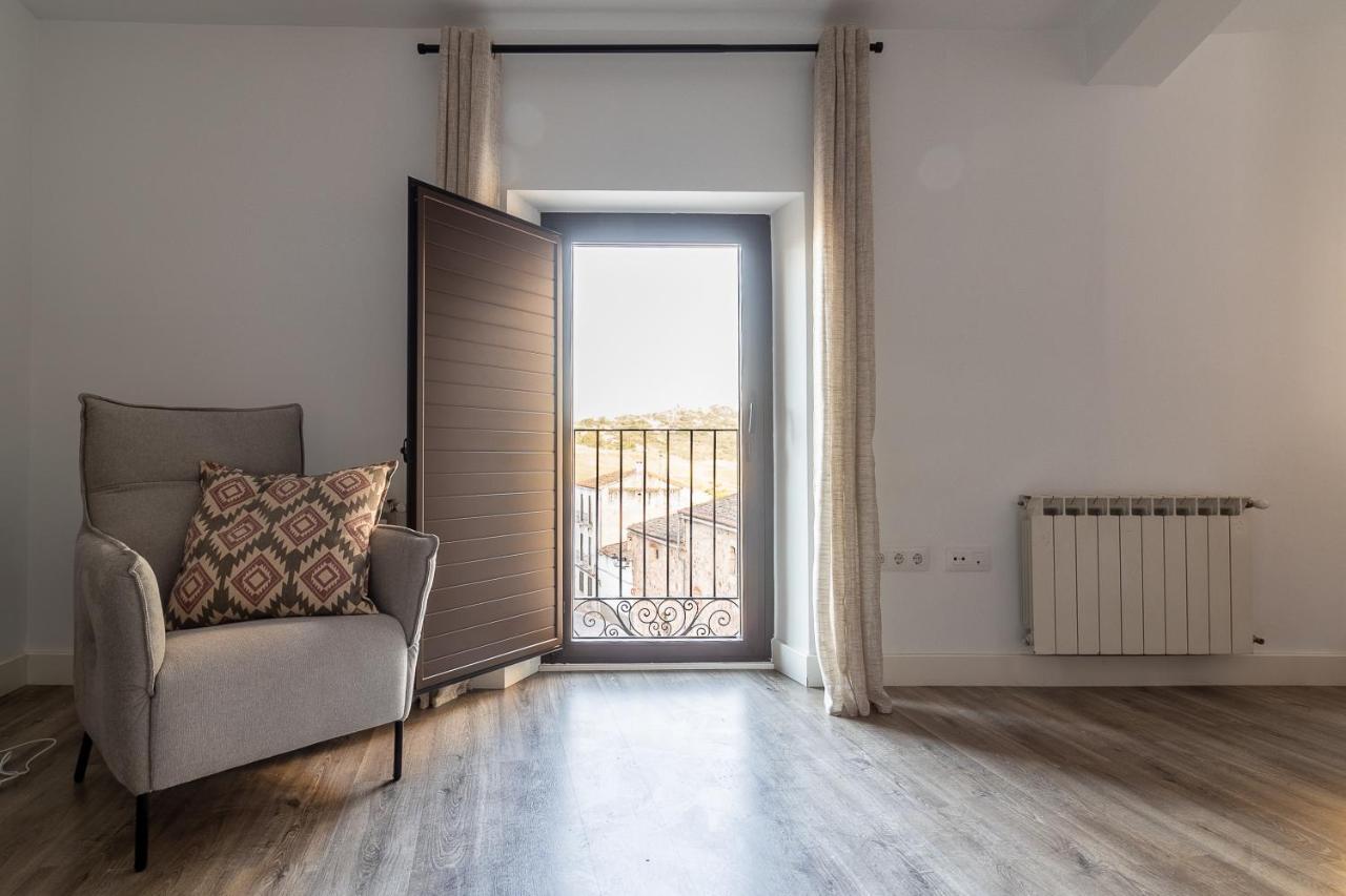 Apartamentos El Patio Plaza Santa Clara Caces Eksteriør bilde