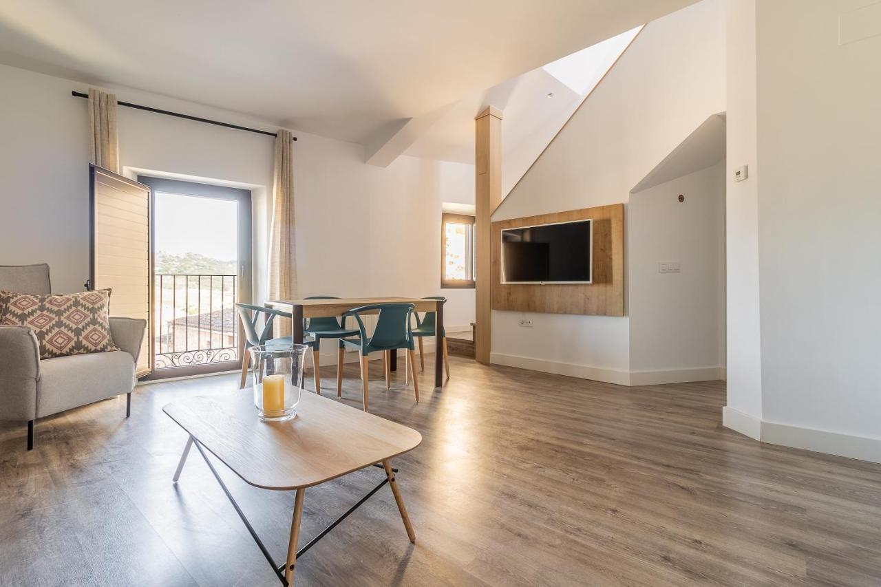 Apartamentos El Patio Plaza Santa Clara Caces Eksteriør bilde