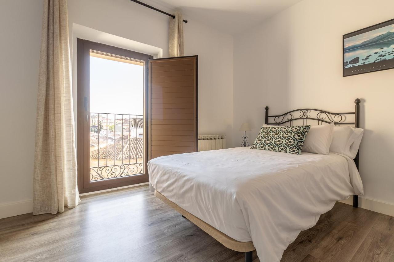 Apartamentos El Patio Plaza Santa Clara Caces Eksteriør bilde