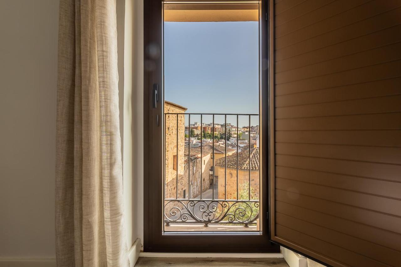Apartamentos El Patio Plaza Santa Clara Caces Eksteriør bilde